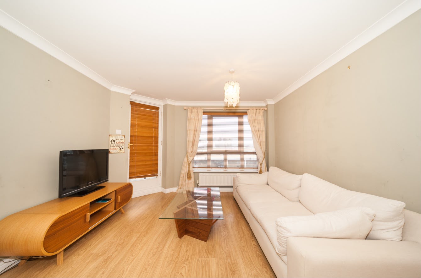 Lounge, second view
