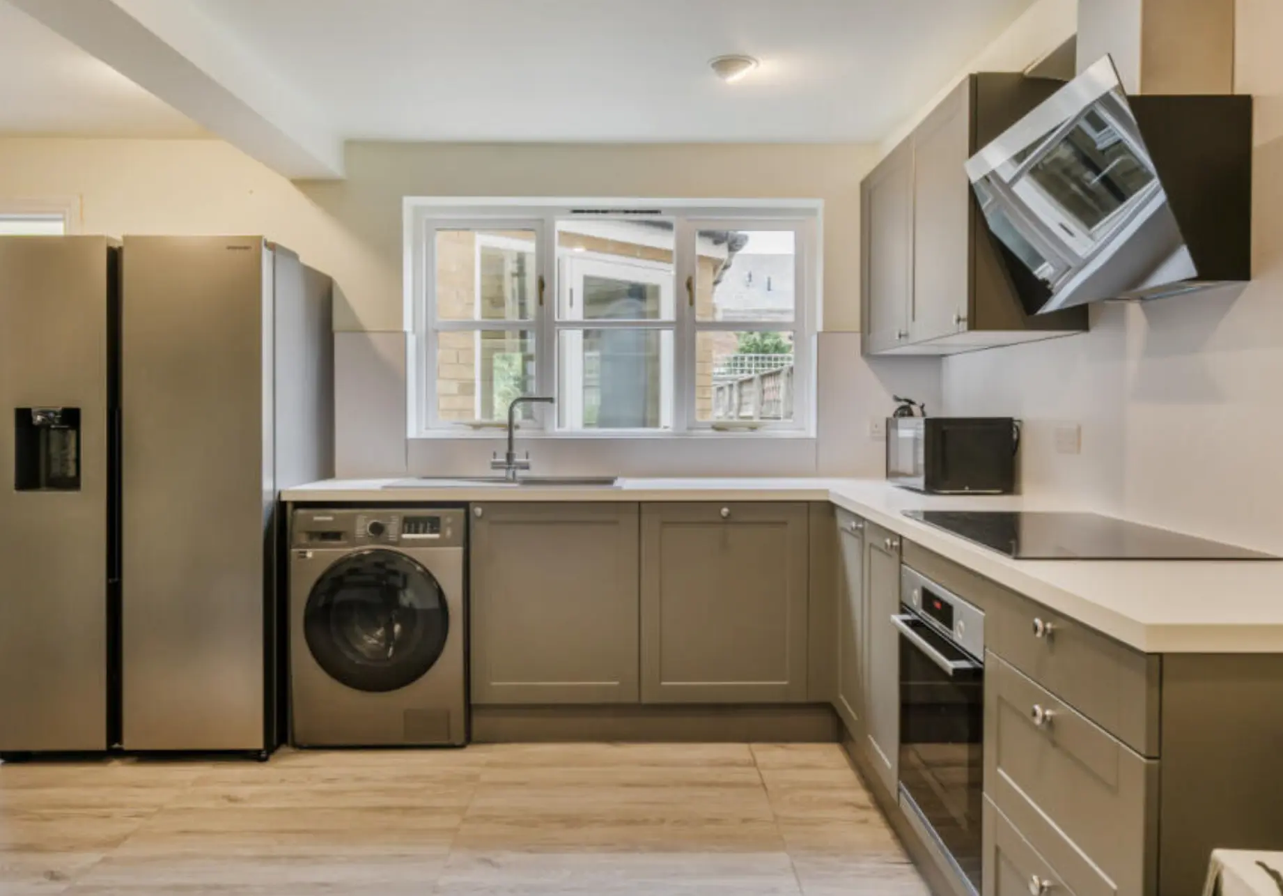 Fitted kitchen