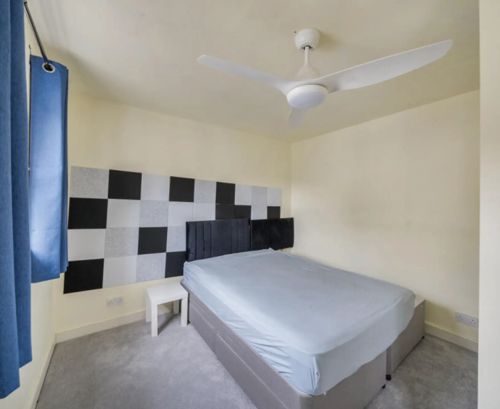 Principal bedroom